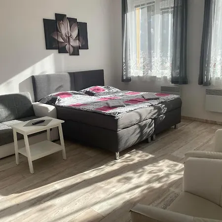Slunicko Apartment *